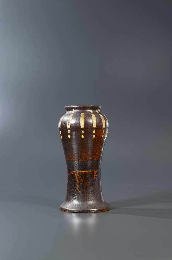   - Vase